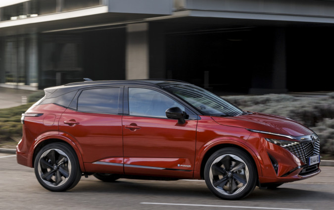 H βασική έκδοση Unique του Nissan Qashqai με τον 1.300άρη DIG-T και τους 140 ίππους διαμορφώνεται πλέον στις €26.990 Nissan Qashqai