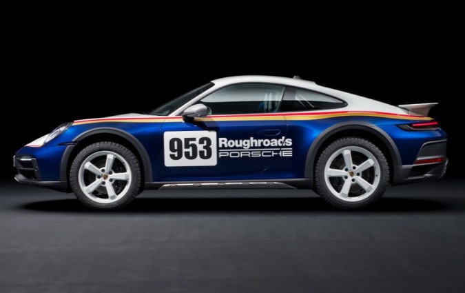 Κανείς δεν αγοράζει την 911 Dakar για τα γκάζια της. Αλλά και κανείς δεν θα γκρινιάξει για τους 61 επιπλέον ίππους. Porsche 911 Dakar