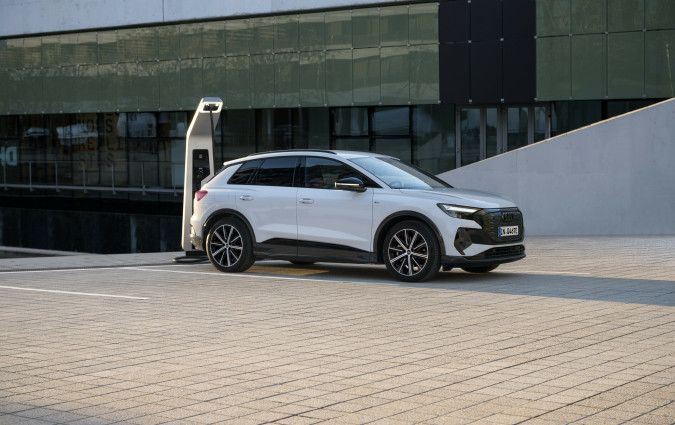 Η τιμή της βασικής έκδοσης του Audi Q4 e-tron διαμορφώνεται στις €46.680 και οι παραγγελίες έχουν ανοίξει ήδη Audi Q4 e-tron