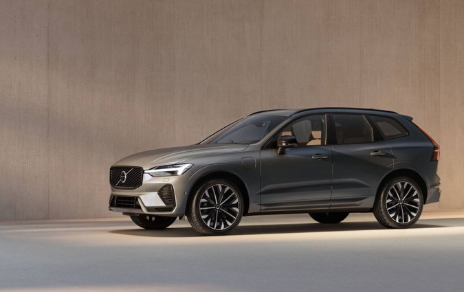 Το Volvo XC60 απέκτησε πιο φρέσκια εικόνα και σημαντικά αναβαθμισμένο infotainment Volvo XC60