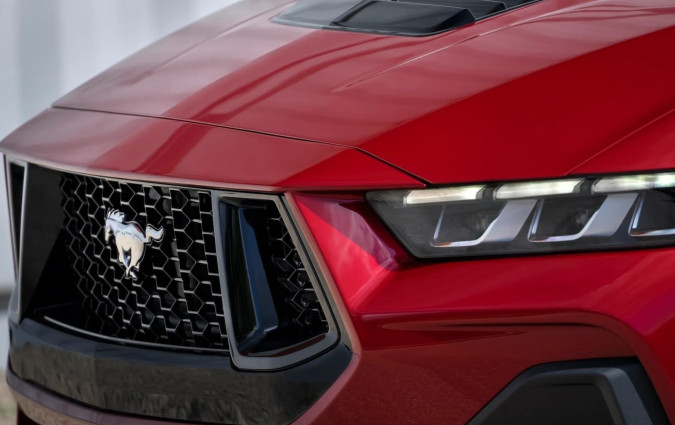 Σε σχέση με την ηλεκτρική crossover Mach-E, η Mach 4 θα γίνει πολύ πιο ευκολοχώνευτα καλοδεχούμενη από το αγοραστικό κοινό της Ford. Mach 4