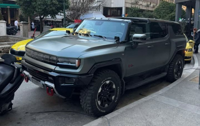 Ανέκαθεν τα Hummer ήταν μια ωδή στην υπερβολή. Ίσχυε στις θερμικές εκδόσεις και συνεχίζει να ισχύει και στο ηλεκτρικό. Hummer