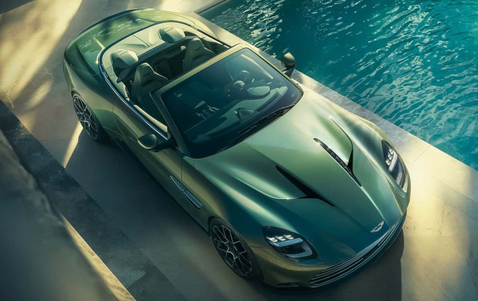 Με 800+ ίππους και τέτοιο ήχο, δεν θα θες να κλείσεις την οροφή. Aston Martin Vanquish Volante: