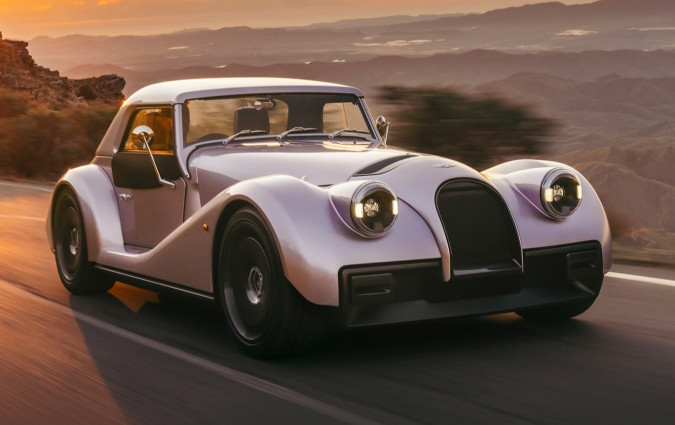 Ένα Morgan με ασύρματη φόρτιση κινητού και hands-free ομιλία; Γιατί όχι; Ο οδηγικός χαρακτήρας παραμένει ανόθευτος. Morgan Supersport
