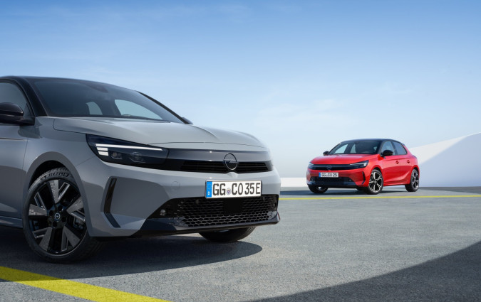 Το Opel Corsa είναι διαθέσιμο από €17.700 στην βασική έκδοση βενζίνης και από €21.400 στην βασική έκδοση με το ήπια υβριδικό σύστημα 48V Opel Corsa
