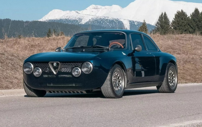 Υπάρχουν restomod και υπάρχουν και αριστουργήματα. Εδώ έχουμε να κάνουμε με ένα έργο τέχνης πάνω σε τέσσερις τροχούς. GT Super