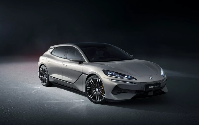 Με τεχνολογική υπεροπλία, ανταγωνιστικές τιμές και φιλόδοξα σχέδια παραγωγής, η Denza μοιάζει αποφασισμένη να έρθει για να μείνει στην Ευρώπη Denza Z9 GT