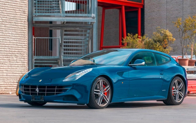 Η συγκεκριμένη Ferrari FF είχε βγει αρχικά σε δημοπρασία στην Ολλανδία το 2024 και εκτιμώμενη τιμή 280.000-400.000 ευρώ -χωρίς ωστόσο να βρεθεί αγοραστής. Ferrari FF