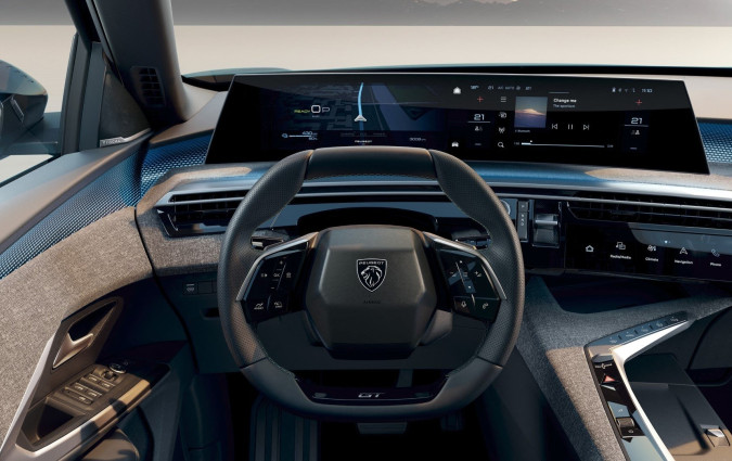 Tο Peugeot 3008 ξεκινά από τις €34.900 στις θερμικές και €45.900 στις ηλεκτρικές εκδόσεις Peugeot 3008 Panoramic i-Cockpit