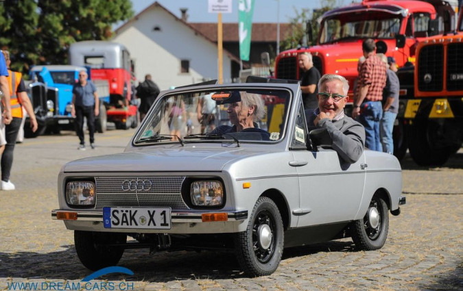 To χαριτωμένο Audi X1 αποδίδει 2,7 άλογα, η αυτονομία του φτάνει τα 35 km και πιάνει τα 25 km/h. Audi X1