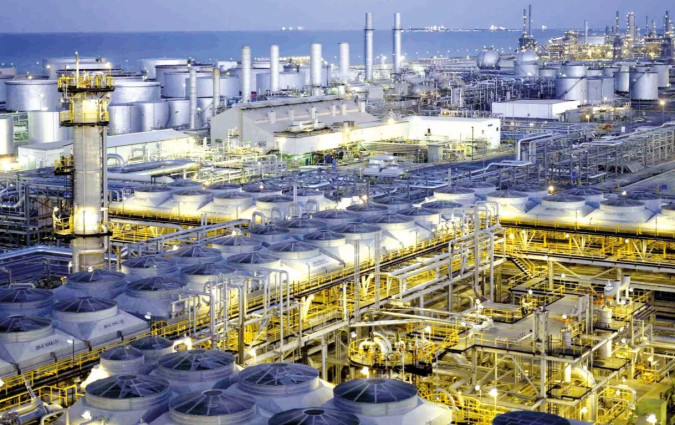 Θεωρητικά, θα έπρεπε να είναι «άσπονδοι εχθροί». Στην πράξη, ο ένας χρειάζεται τον άλλο. Aramco