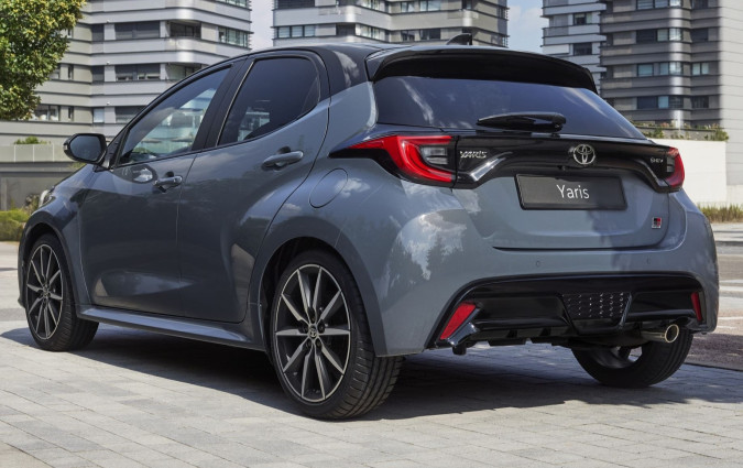 Εχθρός του καλού το καλύτερο. Οι Ιάπωνες το γνωρίζουν καλύτερα από τον καθένα. Toyota