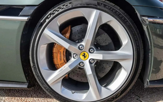 H παρουσίαση της Ferrari Elettrica μετατίθεται για την άνοιξη του 2026 και θα γίνει, όπως μαθαίνουμε σε τρία στάδια Ferrari 12cilindri