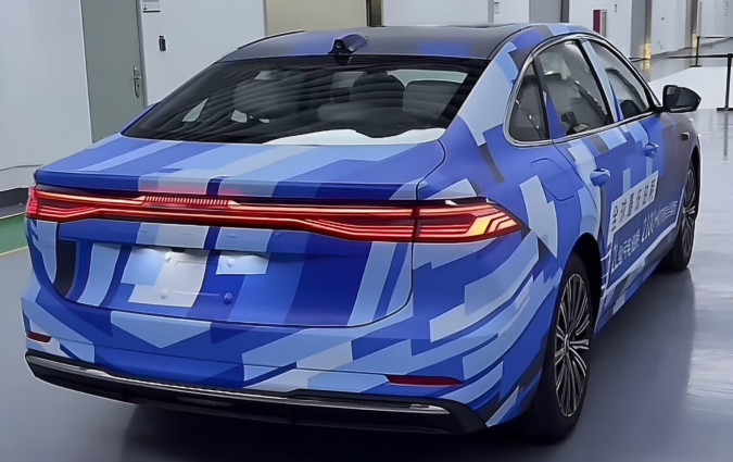 Η συνολική στρατηγική δείχνει ότι η Geely στοχεύει να εδραιώσει ηγετική παρουσία στην παγκόσμια αγορά premium plug-in hybrid. Geely new PHEV sedan
