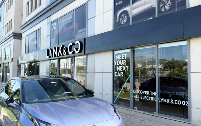Το Lynk & Co 08 θα είναι σύντομα διαθέσιμο στην ελληνική αγορά, πλάι στα 01 και 02 Lynk & Co one year in Greece