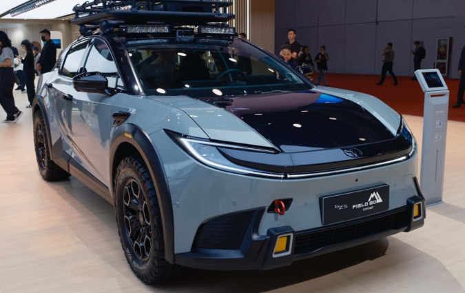 Οι Κινέζοι λατρεύουν το κάμπινγκ, οπότε η Toyota παρουσίασε ένα ηλεκτρικό κουπέ-crossover που ειδικεύεται ακριβώς σε αυτό. bZ5 FieldGo