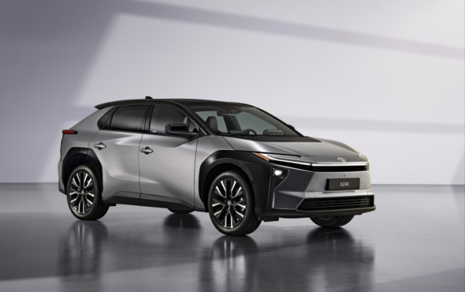 Tο νέο Toyota bZ4x ξεκινά από τις €39.990, χωρίς να υπολογίζεται η κρατική επιδότηση Toyota bZ4x