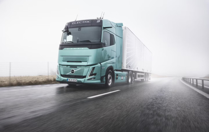 Το Volvo FH Aero Electric δείχνει ότι οι μεγάλοι παίκτες των φορτηγών στην Ευρώπη έχουν πάρει στα σοβαρά τον εξηλεκτρισμό της γκάμας τους. Volvo FH Aero Electric 2026