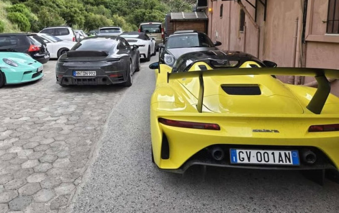 Η αφρόκρεμα του Maranello, της Sant'Agata και πόσων ακόμα εξωτικών κατασκευαστών συναθροίστηκε κάτω από τους ιερούς βράχους των Μετεώρων. Dallara