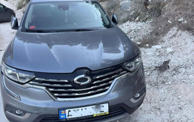 Με επιβλητική εμφάνιση και έκδοση με εργοστασιακή εγκατάσταση υγραερίου, το Renault Samsung Q6 συνεχίζει να πουλάει καλά στη Νότια Κορέα. Τι δουλειά έχει όμως στη Θάσο; Και μάλιστα με πινακίδες Μολδαβίας; Renault Samsung QM6