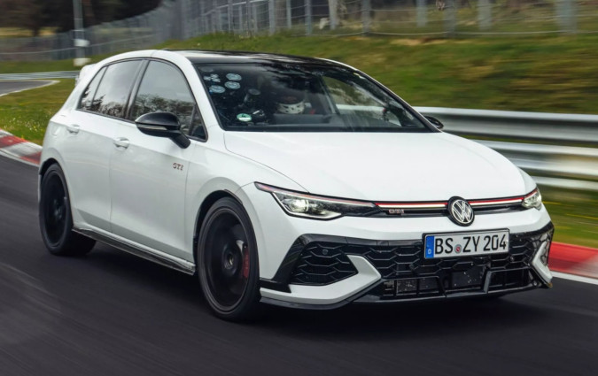 Το συλλεκτικό VW Golf GTI ολοκλήρωσε έναν γύρο στο 'Ring σε 7' 46" 13 VW Golf GTI