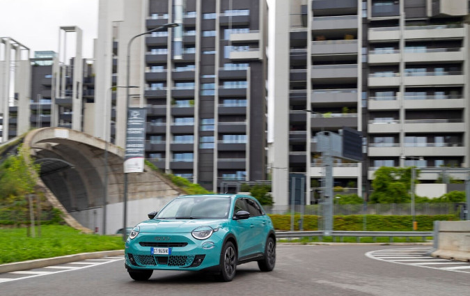 H μειωμένη τιμή του FIAT 600 Hybrid προσφέρει ισχυρό value for money σε ένα από τα πλέον προηγμένα και όμορφα B-SUV της αγοράς FIAT 600 Hybrid