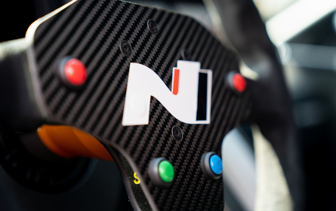Η Hyundai N θέλει να προσαρμοστεί στην πιο αργή και σταδιακή μετάβαση προς την ηλεκτροκίνηση διατηρώντας υβριδικούς κινητήρες στην γκάμα της. Hyundai N