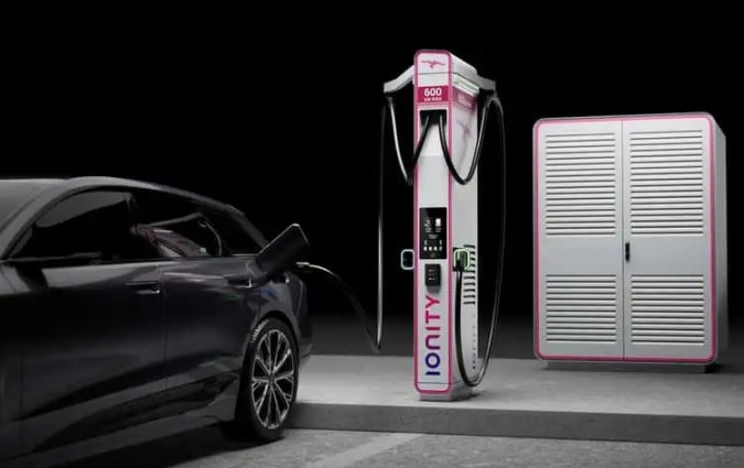 Με μία αριθμολάγνα προσέγγιση, οι Ευρωπαίοι δεν μπορούν να κοντράρουν τους Κινέζους. Αλλά είναι ένα βήμα προς τη σωστή κατεύθυνση. Ionity