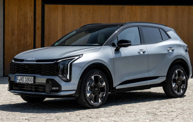Την παραγωγή του ανανεωμένου Kia Sportage ανέλαβε το εργοστάσιο της φίρμας στη Žilina της Σλοβακίας, με τις πρώτες παραδόσεις στους πελάτες να υπολογίζονται ύστερα από το φθινόπωρο. Kia Sportage