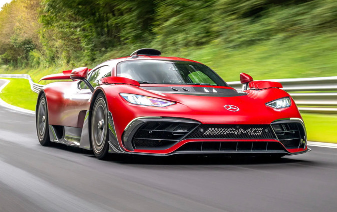 Μπορεί η Alpine να σπάσει την κυριαρχία των Mercedes-AMG και Porsche στο Nürburgring; Αν ναι, θα μιλάμε για μια τεράστια νίκη –όχι μόνο τεχνικά, αλλά και επικοινωνιακά. Alpine