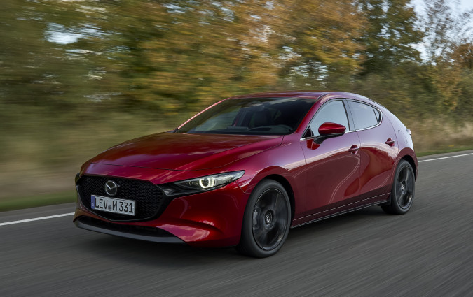 Στην Ελλάδα, το Mazda3 είναι διαθέσιμο τόσο ως χάτσμπακ όσο και ως μπερλίνα, με την αρχική τιμή, ανεξάρτητα από το αμάξωμα να ξεκινά από €31.513 Mazda3