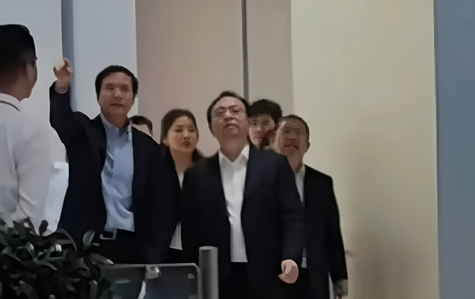 Η πιθανή συνεργασία BYD-Xiaomi επιβεβαιώνει πως η Κίνα ετοιμάζεται να ηγηθεί στον μετασχηματισμό της παγκόσμιας αυτοκινητοβιομηχανίας BYD-Xiaomi