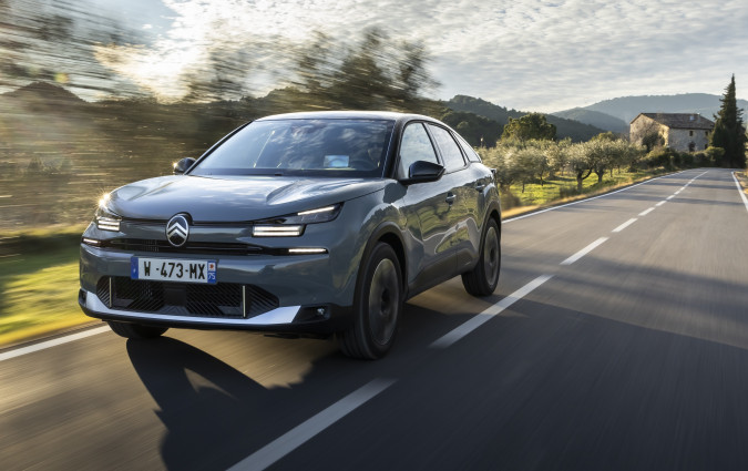 Οι νέες εκδόσεις Citroёn C4, Plus Pack και Plus Tech Pack ξεκινούν από €22.900 και €23.900 αντίστοιχα Citroёn C4