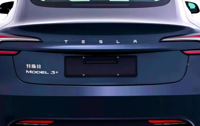 Το Model 3+ είναι στην ουσία το πισωκίνητο Long Range. Model 3