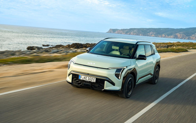 Το Kia EV3 είναι πλέον διαθέσιμο από €32.990, περιλαμβανομένης της κρατικής επιδότησης αλλά και της έκπτωσης €4.000 που προσφέρει η Kia Hellas Kia EV3