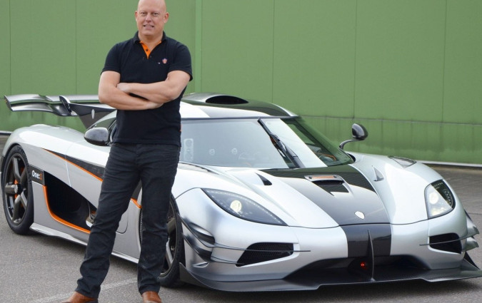 Ο πλανήτης δεν αγοράζει ηλεκτρικά hypercar, κάτι που έμαθε -με τον σκληρό τρόπο- πρώτος ο Mate Rimac. Koenigsegg