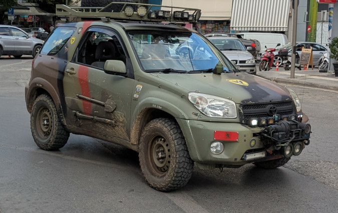 Θεωρούσες το Toyota RAV4 πολιτισμένο και GTi των SUV; Για τόλμα να το πεις και σε τούτο δω... Toyota RAV4