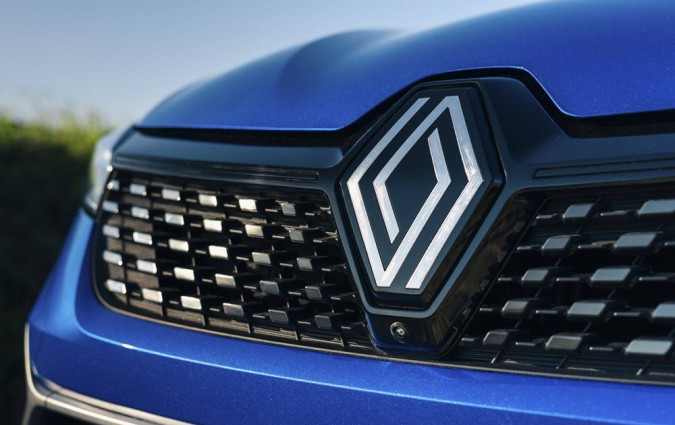 H νέα γενιά του Renault Clio θα έρχεται μόνο ως φουλ υβριδική, με τις συμβατικές εκδόσεις βενζίνης, ντίζελ και LPG να καταργούνται σύμφωνα με τις τελευταίες πληροφορίες Renault Clio Logo