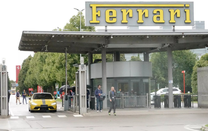 Μέχρι και πριν λίγα χρόνια, η ιδέα ότι η Ferrari θα μελετούσε ένα κινεζικό μοντέλο επιδόσεων, όπως το Xiaomi SU7 Ultra θα έμοιαζε τουλάχιστον αδιανόητη Xiaomi SU7 Ultra at Ferrari