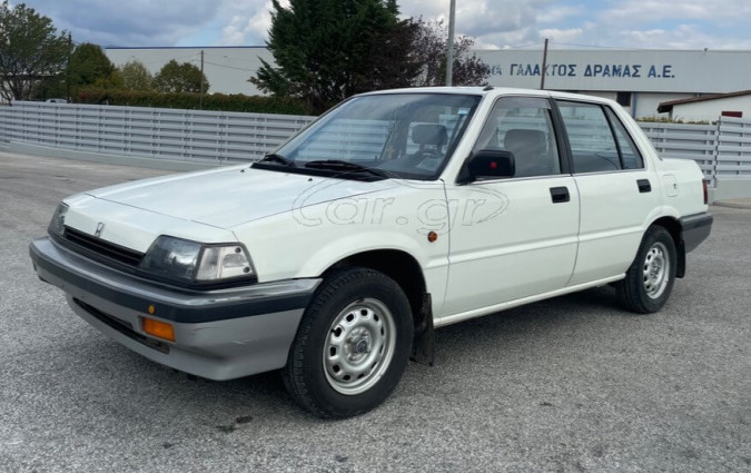 Πώς κατάφερε να διανύσει μόλις 43.000 km σε σχεδόν 40 χρόνια; Δεν αντιστοιχούν ούτε 100 km τον μήνα! Honda Civic