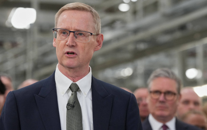 Ο Adrian Mardell, όπως όλα δείχνουν, πλήρωσε το τίμημα μιας τολμηρής αλλά αποτυχημένης στρατηγικής, που άφησε πίσω της μια Jaguar αγνώριστη... Jaguar