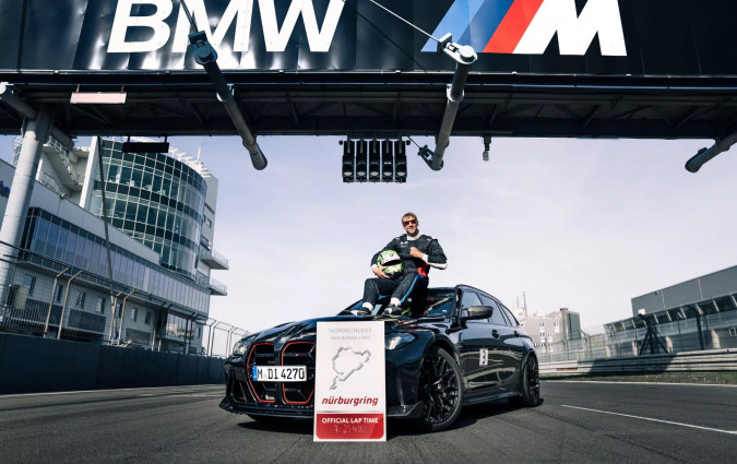 Και οι παντρεμένοι έχουν ψυχή! Αν η BMW είχε χιούμορ, έπρεπε να δοκιμάσει το ρεκόρ με μια μπαγκαζιέρα στην οροφή. M3 CS Touring