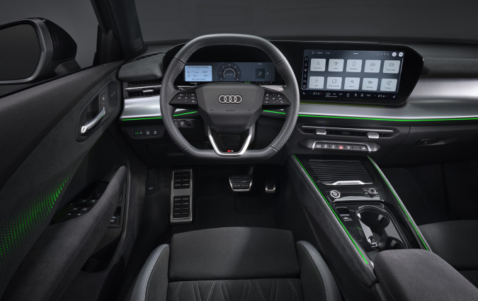 Ιδιαίτερη έμφαση δίνεται στην ατμόσφαιρα καμπίνας του Audi Q3, με τα πακέτα ambient lighting plus και pro να δημιουργούν ξεχωριστή εμπειρία. Audi Q3