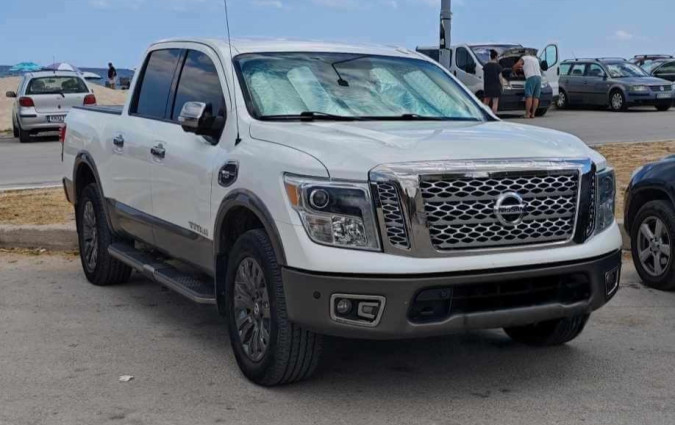 Nissan Titan