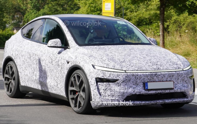 Αλλά όπως και στην περίπτωση του Model 3 Performance, η γρήγορη έκδοση του Υ καθυστερεί κάποιους μήνες. Model Y Performance