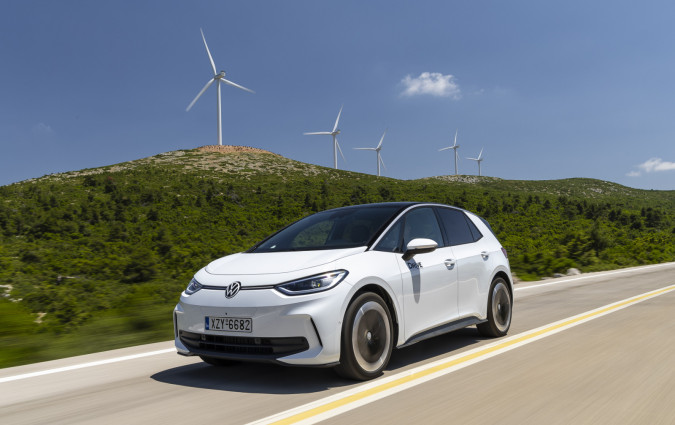 Όσο σου στοιχίζει τον μήνα το κινητό, άλλο τόσο θα πληρώνεις και για τους 20 επιπλέον ίππους. Αξίζει; VW ID.3