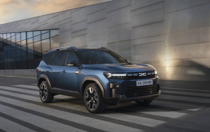 Στο περίπτερο της Dacia στην Auto Thessaloniki 2025 θα ξεχωρίσει το νέο Bigster, το πρώτο C-SUV της φίρμας που είναι διαθέσιμο στην Ελλάδα από €23.800 Dacia Bigster
