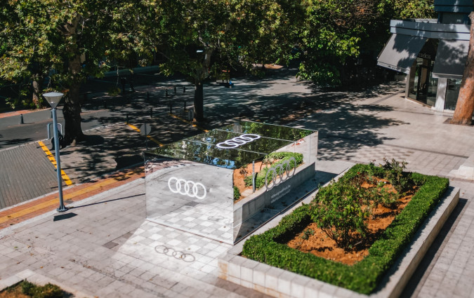 Στις 26 Σεπτεμβρίου θα μάθουμε τι βρίσκεται μέσα στους καθρέπτες που έχει τοποθετήσει η Audi σε Αθήνα και Θεσσαλλονίκη Audi reflects yourself