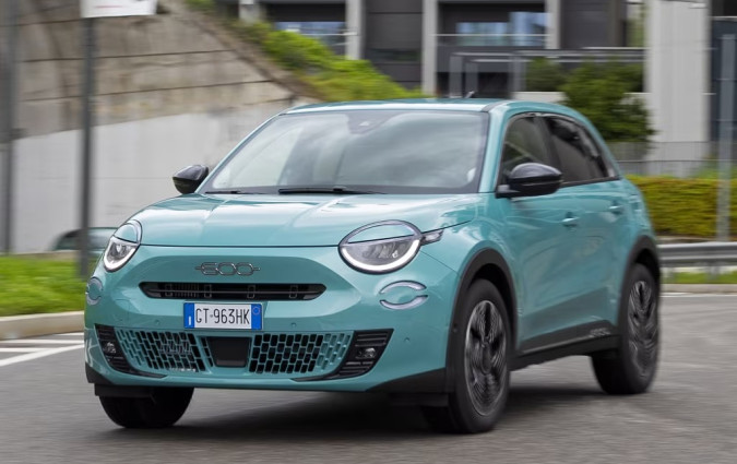 Το FIAT 600 ξεκινά από €23.390 στην έκδοση Hybrid 110 μετά και την προωθητική ενέργεια €600 που τρέχει η εγχώρια αντιπροσωπεία FIAT 600 Hybrid