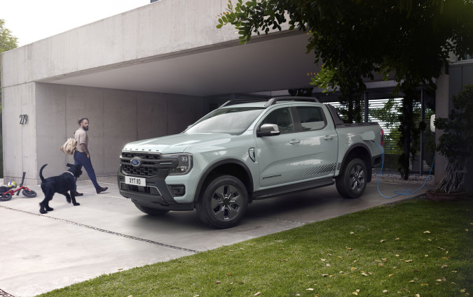 Με το Ford Ranger PHEV, η Ford φέρνει την ηλεκτροκίνηση στον κόσμο των pick-up, χωρίς καμία παραχώρηση σε δύναμη, αντοχή και πρακτικότητα Ford Ranger PHEV